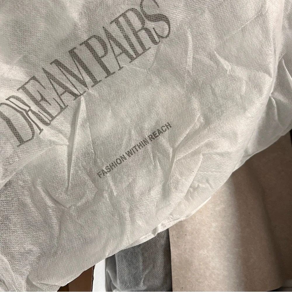 Dream Pairs new box
